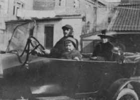 Frederik, Carl, Anna og Hanne. 1919?