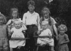 Else, Grethe, Inger, Carl, Gerda, Hanne og Karen. 1927.